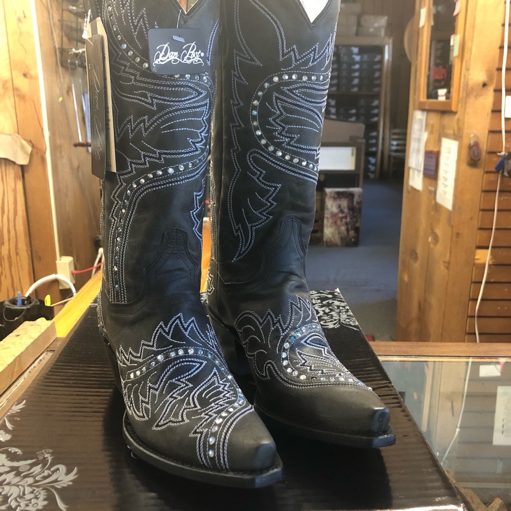 Dan post ladies custom boots black stones NWT